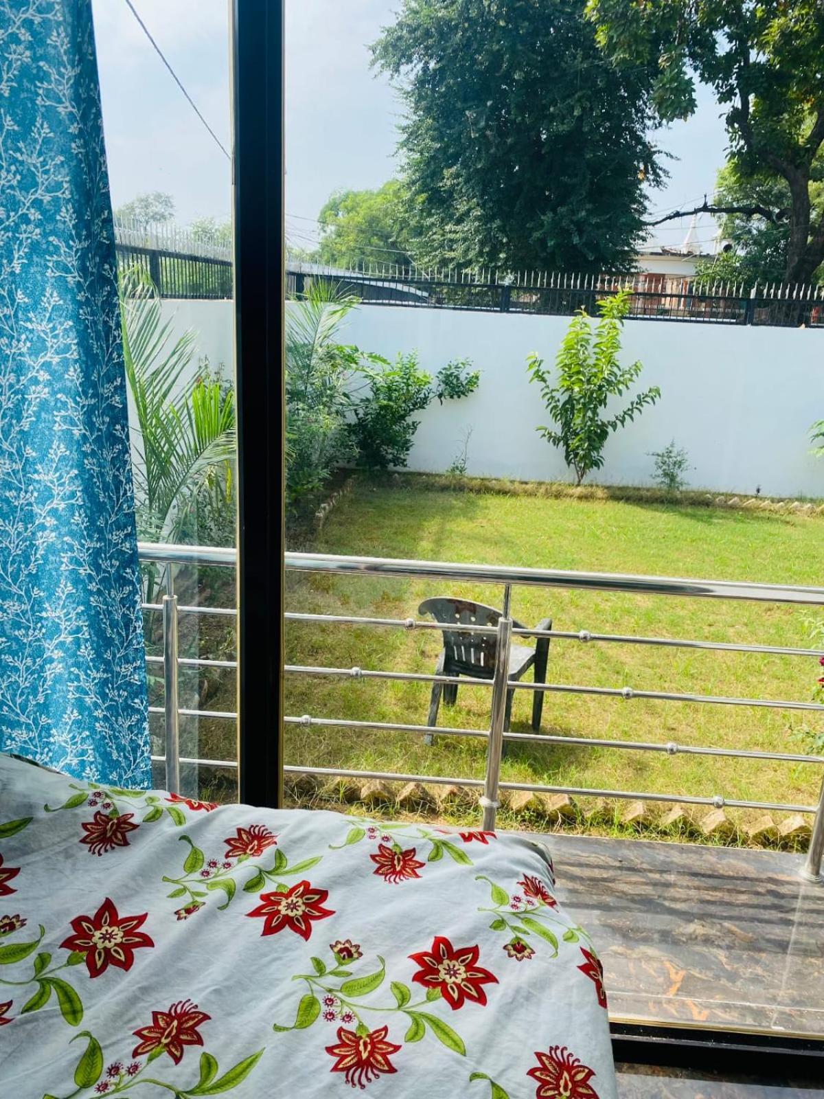 קג'ורהו La Calma Homestay מראה חיצוני תמונה